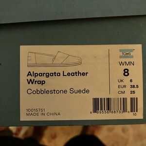 TOMS Women’s Tan suede Slip-On moccasins